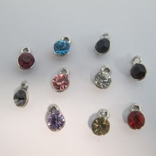 50 PENDENTIF EN VERRE 11x8mm