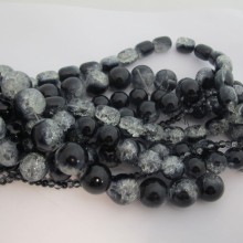 Glass Beads Crackle mix white black