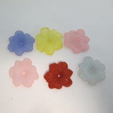 125 gm Plastic flower beads 29x5mm