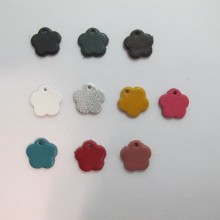 10 Leather flower pendant 16mm