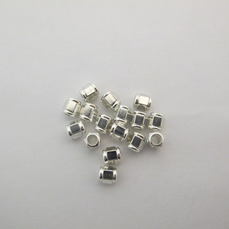 50 perles 6x6mm trou 3.20mm