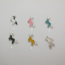 20 Pendentifs/breloques licorne en métal 22x11mm