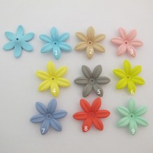 15 pcs Fleur plastique 34mm trou 2mm