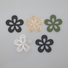 30 Laser cut flower stamp 36mm