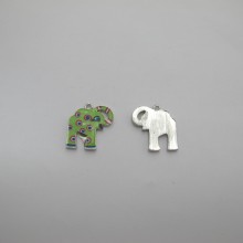 10 Pendentifs/breloques éléphant en métal 20x19mm