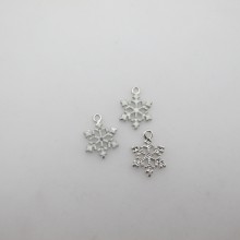 30 Pendentifs flocons de neige 17x14mm