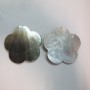 10 fleurs Nacre grise 53mm