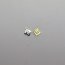 25 pcs sequins pièce de monnaie carré 12x10mm