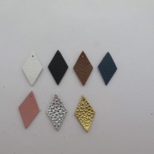 10 Diamond leather pendants 28x16mm