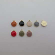 30 pcs Round pendant enameled 10mm