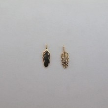 10 pcs Leaf pendants 15x5mm Gold plated