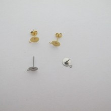 Flat glue-on ear studs with 8mm stainless steel fasteners