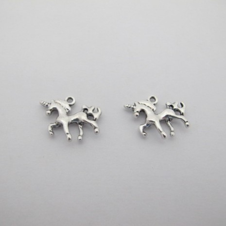 20 Pendentifs/breloques licorne en métal 20x18mm