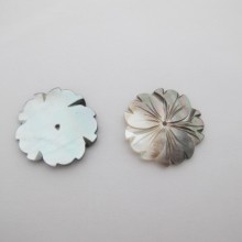 Mother of Pearl Flower 30mm - 10 pcs