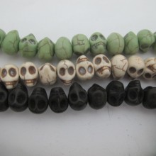 Synthetic stone skull 13x10mm 40cm