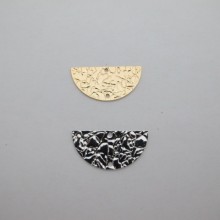 10 pcs Semi-moon sequinned interleaved fine gold 25x13mm