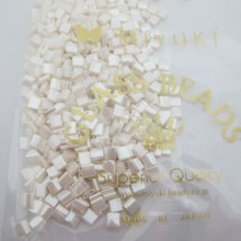 50 GRS TL0592 MIYUKI TILA 5X5X1.9MM ANTIQUE IVORY PEARL CEYLON