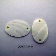 24 pcs Oval mother of pearl 2 holes 20x30mm