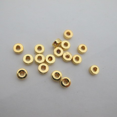 200 pcs perles en plastique 3x7mm