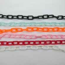 Chaine colorée plastique