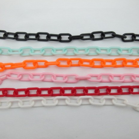 Chaine colorée plastique