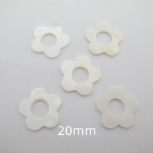 24 Pcs Perles Fleurs 20mm en nacre