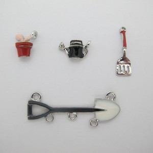 50 pcs zamac gardening tool pendants