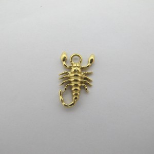 2 pcs Pendentif scorpion 10x16mm en inox doré