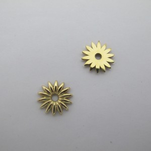 2 pcs Intercalaire marguerite 12mm en inox doré
