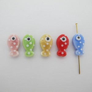 10 Ceramic fish beads 11x19mm