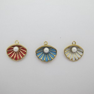 2 pcs Shell pendant 16x16mm stainless steel gold-plated