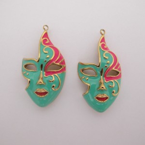 2 pcs Enamel mask pendant in gold-plated stainless steel