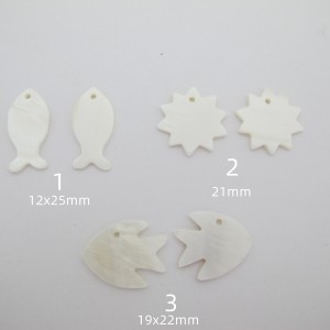 20 mother-of-pearl pendants