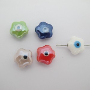 10 perles en Céramique fleur oeil 14mm