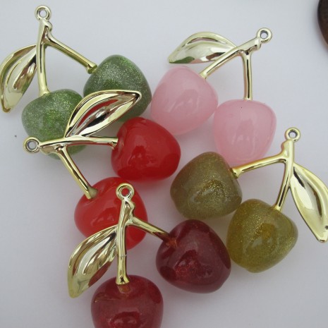 Pendentif cerises en acryliques