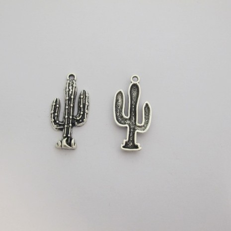 20 Breloques Métal cactus 33x16mm