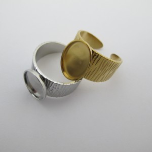 4 Oval plate ring 14 x 10 mm in stainless steel