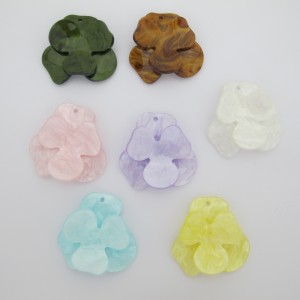 4 pcs Pendentifs en acrylique 43x42mm