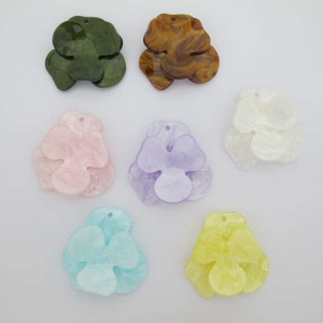 4 pcs Pendentifs en acrylique 43x42mm