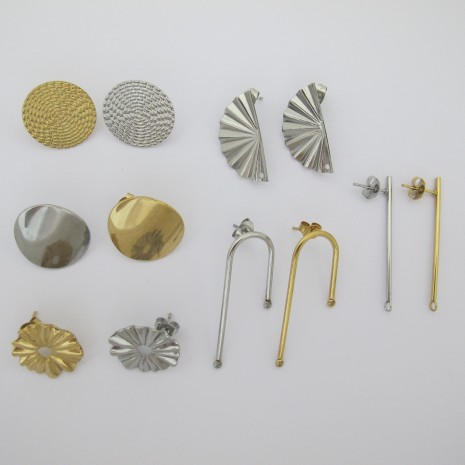 4 unit stainless steel stud earrings