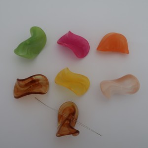 10 acrylic chips, 36x21mm