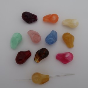 20 pieces, 22x15mm acrylic teardrops