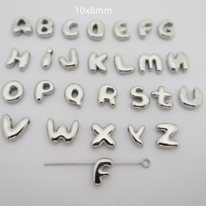 4 pcs perles lettres en acier inox