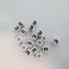 500gm Cube en plastique 7mm lettres E