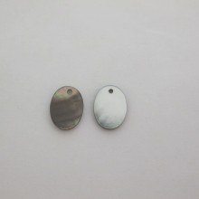 24 Oval Mother of Pearl Sequins 16x13mm