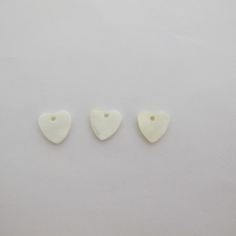 100 Sequins coeur en Nacre 12mm