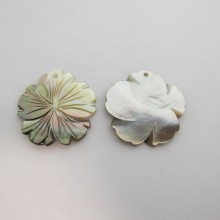 10 Sequins Mother of Pearl Flowers 30mm