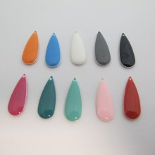 20 Enamelled drop sequin 27x10mm