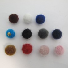 50 Pompon rond en fourrure synthétique 17 mm avec attache